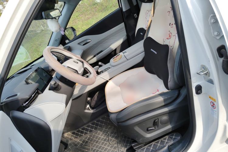 Used Changan UNI-Z New Energy 2024 Blue Whale Smart Electric iDD 125km Beyond Edition