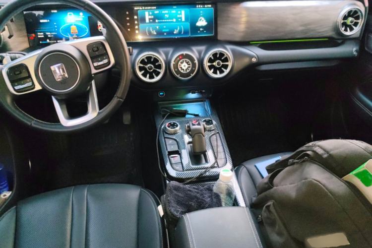 Used Tank 300 2021 Off-Road Edition 2.0T Conqueror Center Console