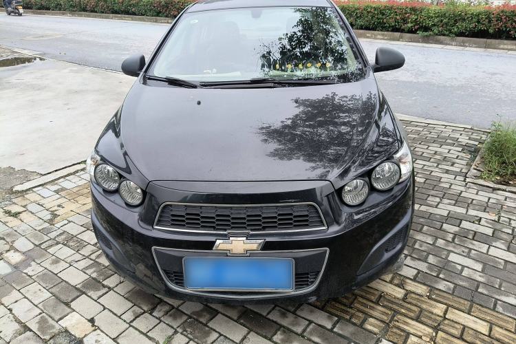 Used Chevrolet Aveo Sonic 2011 Sedan 1.4L MT SL
