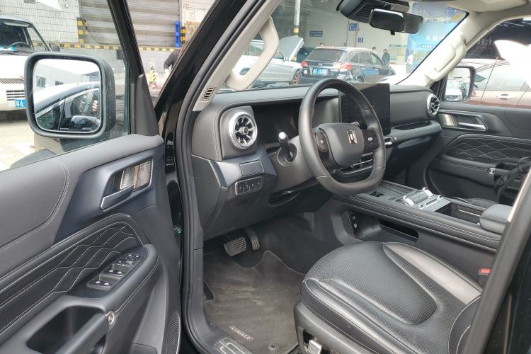 Used Tank 300 2025 2.0T Conqueror