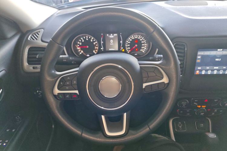 Used Jeep Compass 2017 200T Automatic Enjoyment Version Steering Wheel