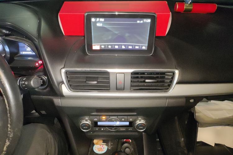 Used Mazda 3 Axela 2014 Hatchback 2.0L Automatic Sport Model Audio And AC Panel