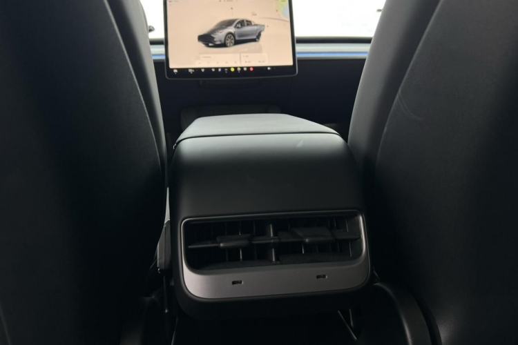 Used Tesla Model Y 2024 Rear-Wheel-Drive Version Interior 9