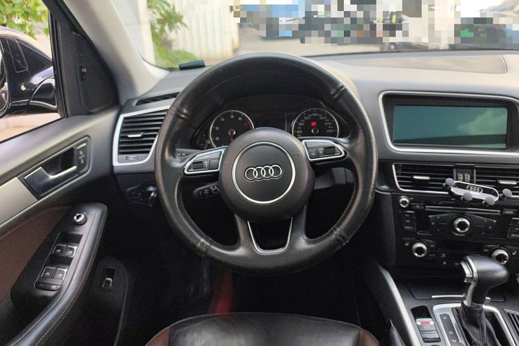 Used Audi Q5 2018 Collector's Edition 40 TFSI Technology Model
