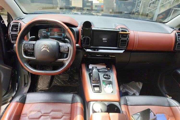 Used Citroen C5 AIRCROSS 2017 380THP Luxury Model Center Console