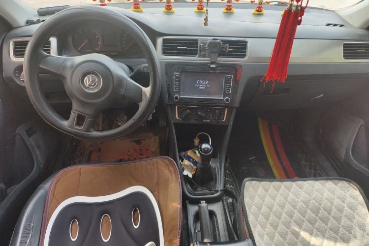 Used Volkswagen Santana 2013 1.4L Manual Comfort Edition Center Console