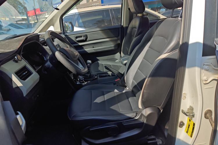 Used Wuling Hongguang PLUS 2019 1.5T Manual Luxury 7-Seater
