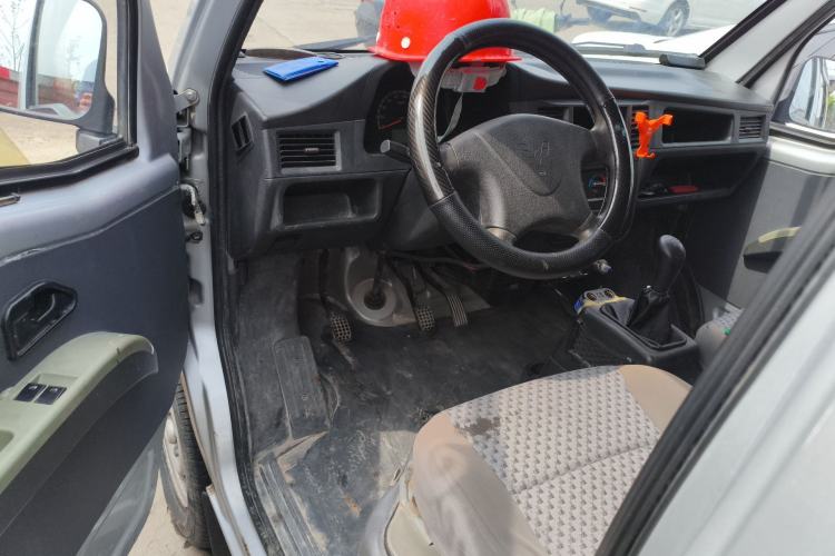 Used Wuling Zhiguang 2015 1.2L Practical LS-I Model
