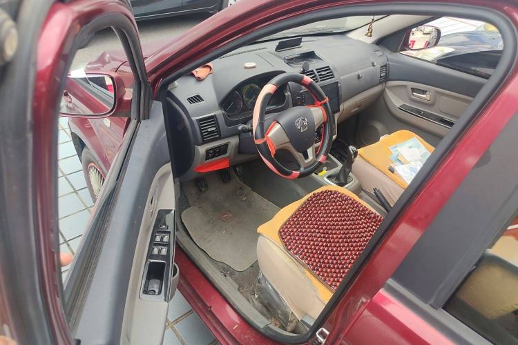 Used BAIC Weiwang M20 2014 1.5L practical type BJ415A Interior 3