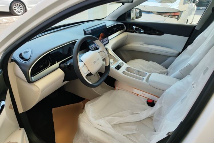 Used Geely Galaxy Geome 2025 410 km Free Version
