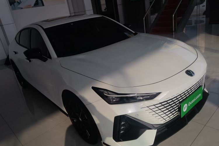 Used CHANGAN UNI-V 2023 1.5T Premium Model
