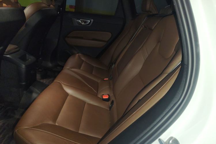 Used Volvo XC60 New Energy 2023 T8 Plug-in Hybrid Long-Range All-Wheel Drive Smart & Luxurious Enjoyment Edition Left Rear Seat