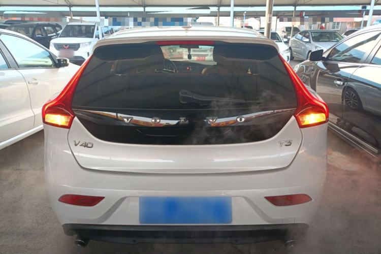 Used Volvo V40 2017 T3 Zhiyi Edition
