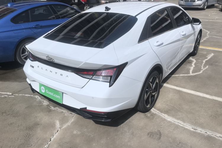Used Hyundai Elantra 2022 1.5L CVT GLX Elite Edition Rear Right 45 Deg