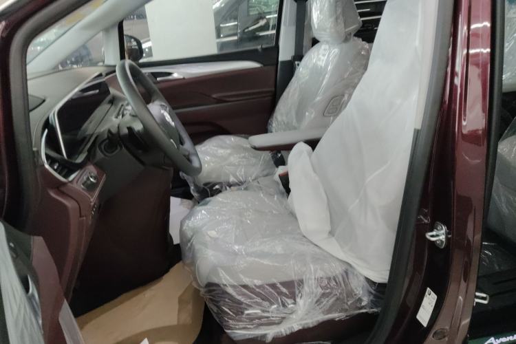 Used Buick GL8 2023 Avenir Aivia Six-Seat Deluxe Edition Left Front Seat