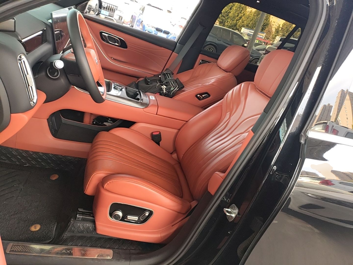 Geely Galaxy M9 2025 Model 230km Two-Wheel-Drive Exploration Edition — снимка 17