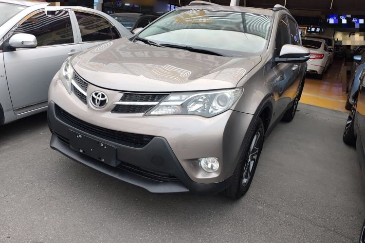 Used Toyota RAV4 2015 2.0L CVT Two-Wheel Drive Fashion Edition