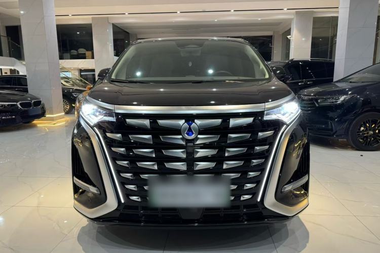 Used Denza D9 2022 DM-i 970 Four-Wheel Drive Flagship Model
