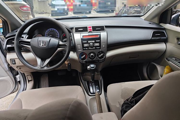 Used Honda City Classic 2012 1.5L Automatic Elite Edition Center Console