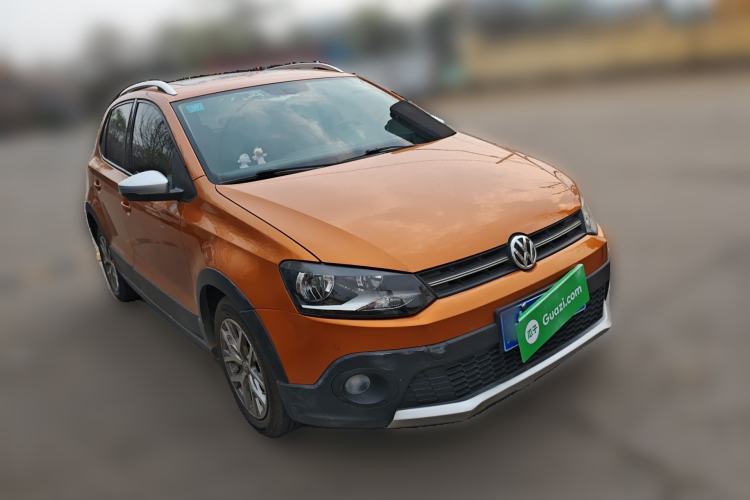 Used Volkswagen Polo 2016 1.6L Cross Polo Automatic Front Right 45 Deg