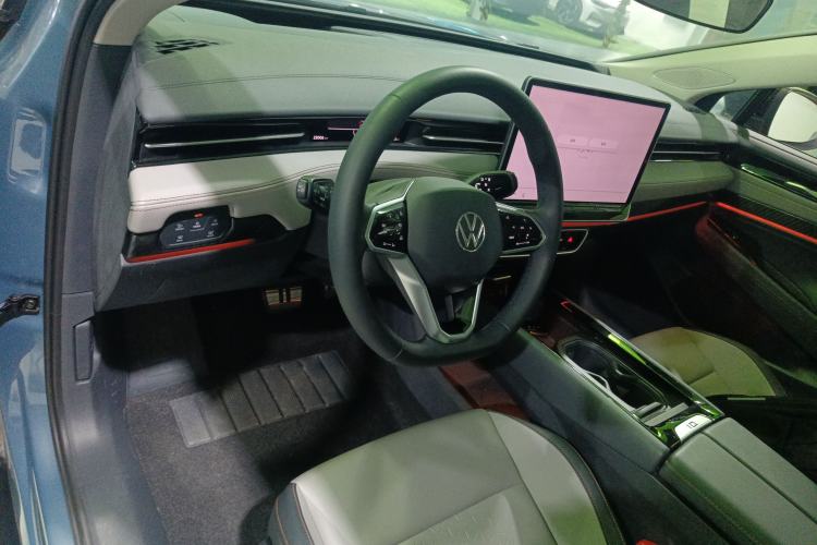 Used Volkswagen ID.7 VIZZION 2024 AIR model Center Console