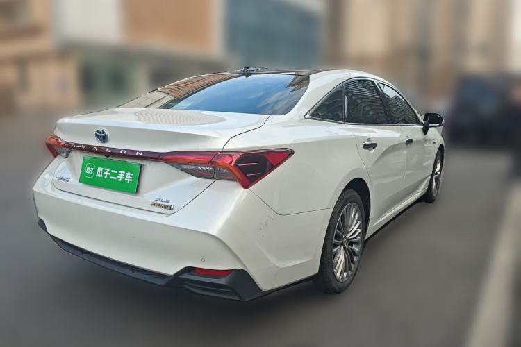 Used Toyota Avalon 2019 Dual-Engine 2.5L XLE Prestige Version China VI Standard