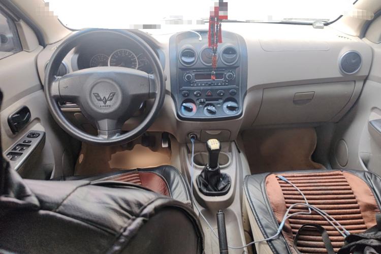 Used Wuling Hongguang 2014 1.2L Standard Model China IV