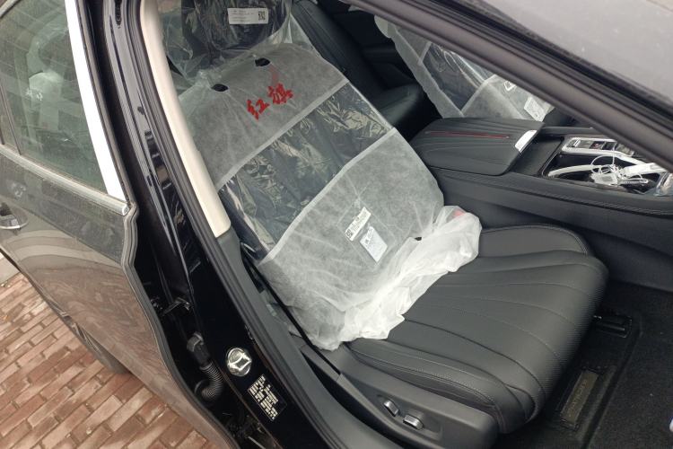 Used Hongqi H5 2025 2.0T Automatic Flag Edition – 500 000 Units Commemorative Version
