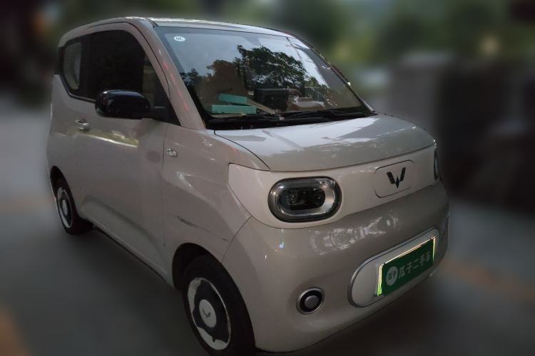 Used Wuling Hongguang MINIEV 2024 3rd Generation 215km Youth Edition Front Right 45 Deg