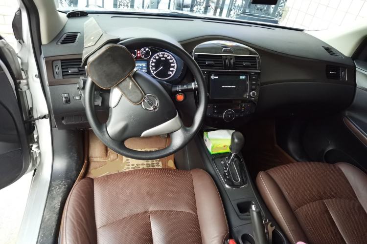 Used Nissan Tiida 2014 1.6L CVT Cool Cafe Edition