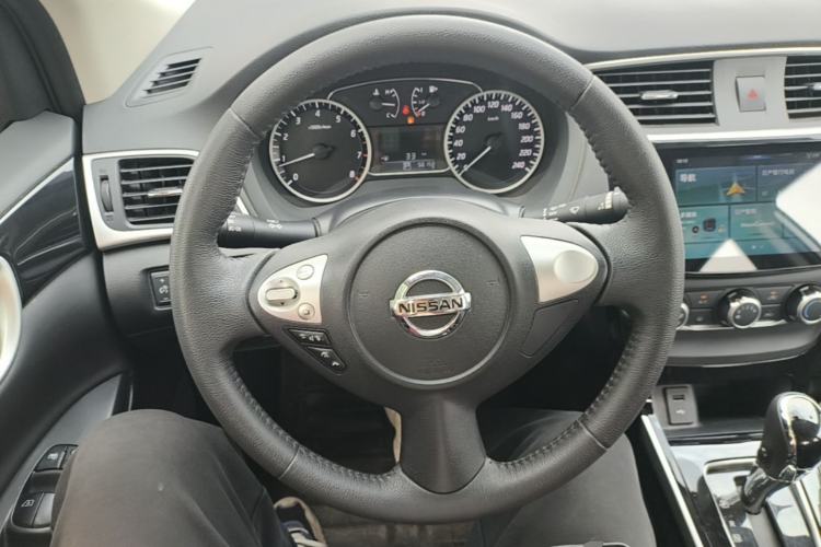 Used Nissan Sylphy 2019 1.6XV CVT Smart Connect Luxury Edition China VI Standard Steering Wheel