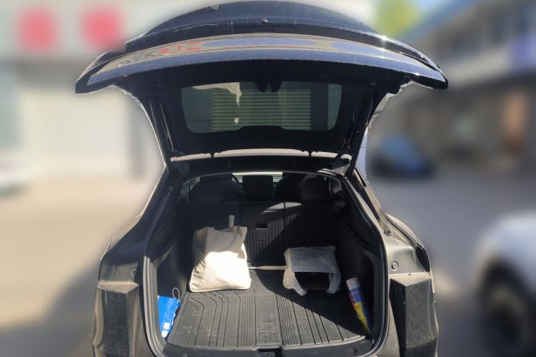 Used Tesla Model Y 2025 Rear-Wheel-Drive Version