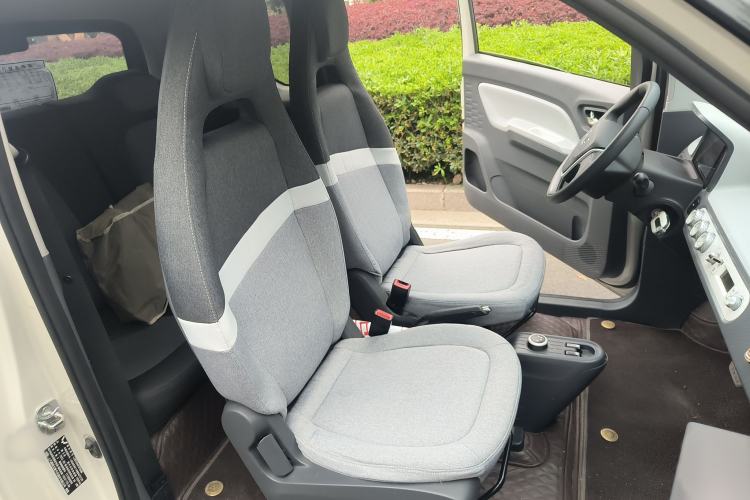 Used Wuling Hongguang MINIEV 2022 Macaron Premium Model – Lithium Iron Phosphate Right Front Seat