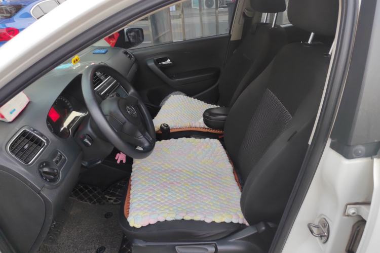 Used Volkswagen Polo 2013 1.6L Manual Comfort Edition
