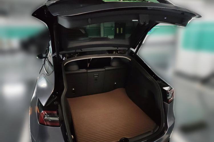 Used Tesla Model Y 2021 Long-Range All-Wheel-Drive Version