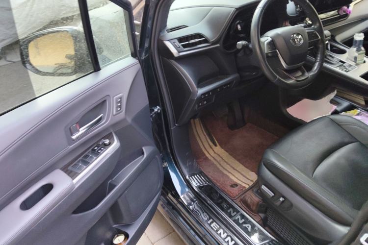 Used Toyota Granvia 2022 2.5L Hybrid Prestige Edition Driver Seat