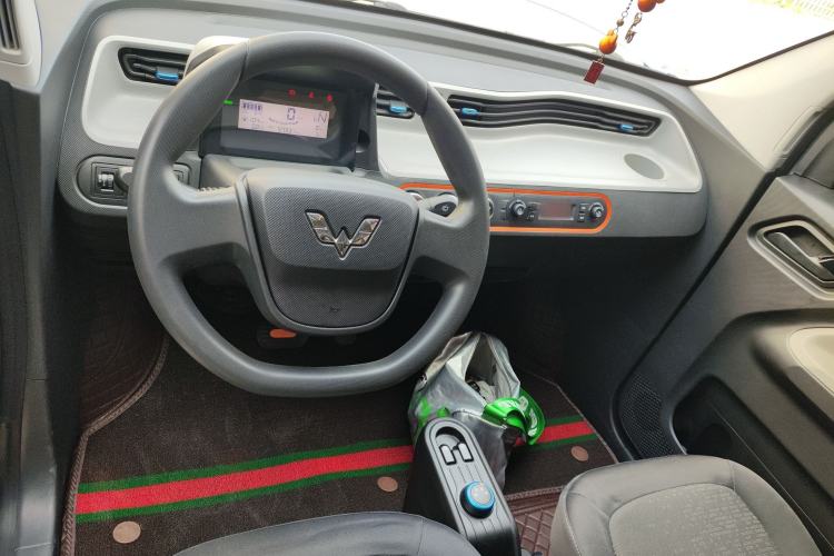 Used Wuling Hongguang MINIEV 2022 Easy Version Lithium Iron Phosphate Center Console