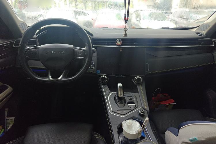 Used Lynk & Co 05 2022 2.0T Two-Wheel Drive Shine Halo Center Console