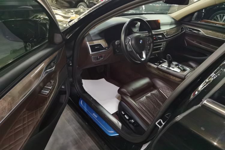 Used BMW 7 Series 2021 740Li Leading Edition Luxury Package
