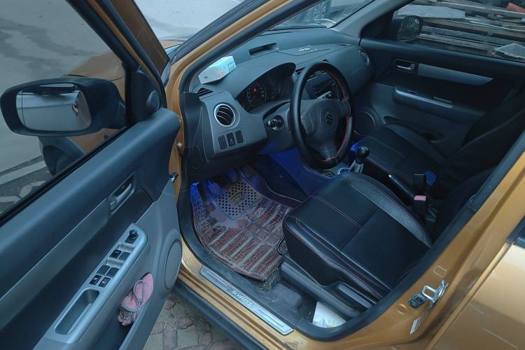 Used Suzuki Swift 2015 1.5L Manual Limited Edition