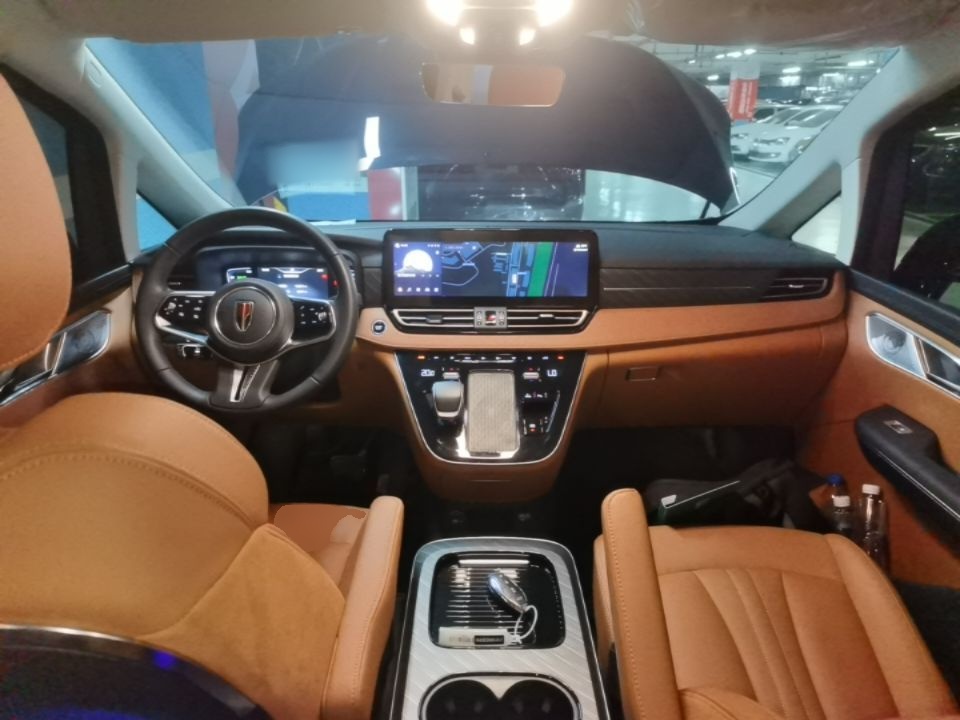 Hongqi HQ9 PHEV 2024 2.0T Four-Wheel Drive Business Edition — снимка 12