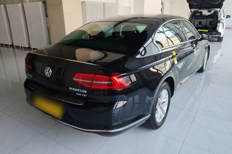 Used Volkswagen Magotan 2017 330TSI DSG Leading Model Rear Right 45 Deg