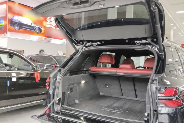 Used BMW X5 2023 xDrive 40Li M Sport Night Edition Package
