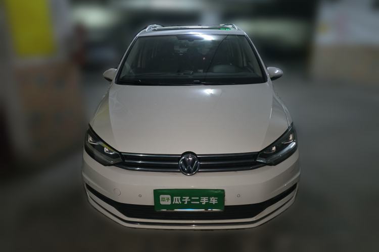 Used Volkswagen Touran 2018 Volkswagen Touran L 280TSI DSG Comfort Edition 7-seater Front