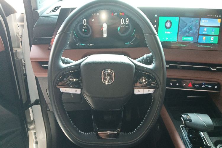 Used Changan CS75 PLUS 2024 3rd Generation Champion Edition 1.5T Intelligent Drive Dynamic Model
