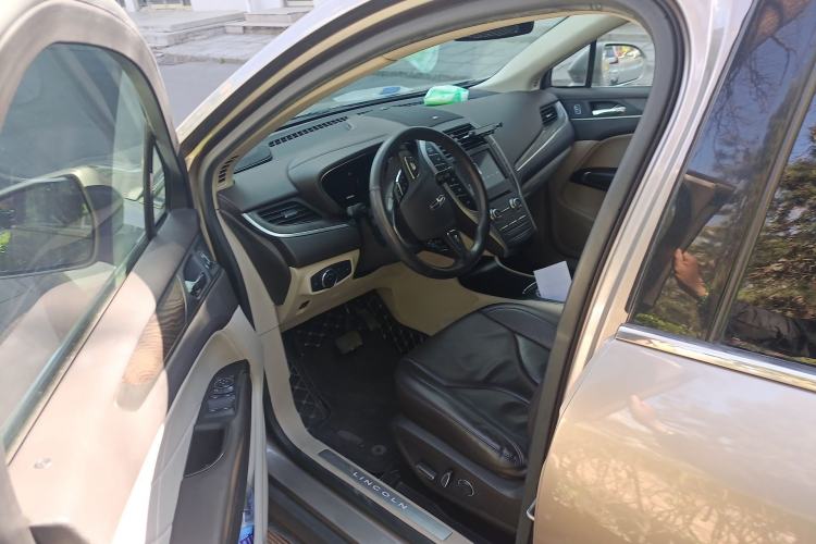 Used Lincoln MKC 2017 2.0T Two-Wheel-Drive Luxury Edition
