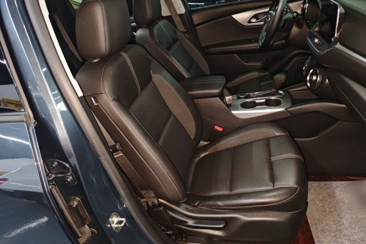 Used Chevrolet Blazer 2022 Mild Hybrid 650T 7-Seater Model Edition Right Front Seat