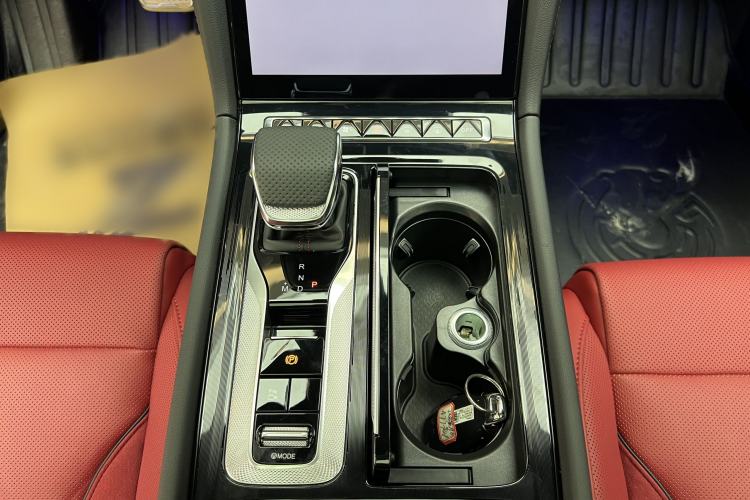 Used Hongqi H6 2024 2.0T ZhiShang Version
