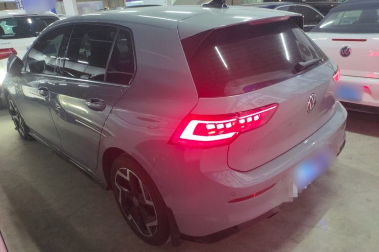 Used Volkswagen Golf 2025 300TSI R-Line
