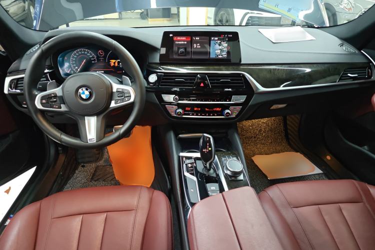 Used BMW 5 Series 2019 Facelifted 530Li Leading Edition M Sport Package
